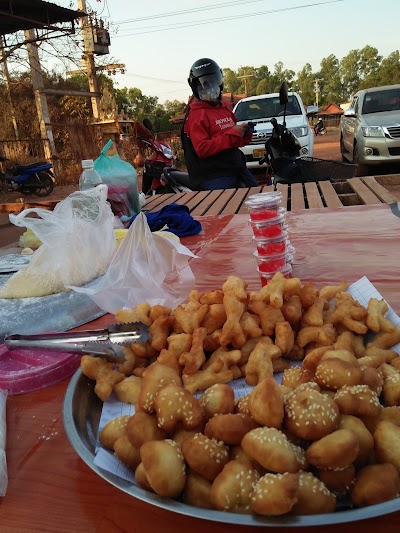 Photos of ປັນຍາ ການຄ້າ