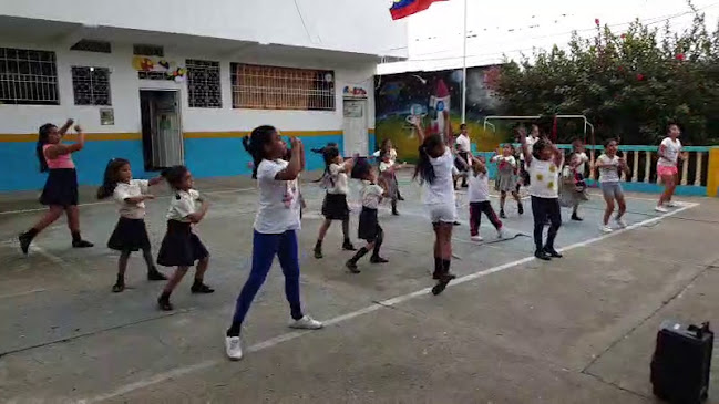 Opiniones de Escuela Básica Particular "Albert Einstein" en Arenillas - Escuela