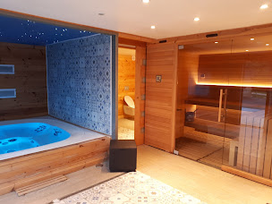 Photo n°23 de Camping Le Clos Cacheleux en Baie de Somme : hébergements insolites et piscine couverte et découvrable à Miannay (Spa)