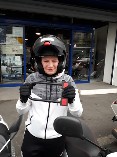 Opinii despre Cyclo Services în Hôpitaux Facultés - Concessionnaire moto