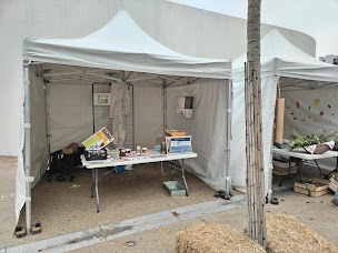 Photo n°6 de Miel, Abeilles Et Vie : Apiculteur local sur temps extra pro à Fontenay-le-Fleury (Épicerie)