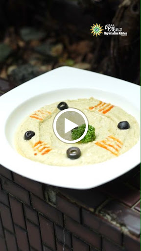 我們綿密鷹嘴豆泥的秘訣是什麼？簡單的食材、用心的製作，以及足夠的耐心。從樸實的鷹嘴豆，到香濃滑順的口感，每一口都充滿濃郁風味與幸福感。🧆🌿 post image