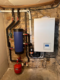 Photo n°4 de SMER - Pompe à chaleur - Climatisation - Photovoltaïque - Menuiseries - Isolation en Charente à Gond-Pontouvre (Fournisseur d'équipements d'énergie solaire)