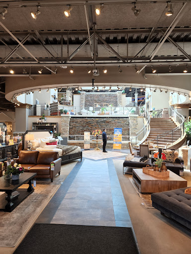 Laguna Gateway - Visual