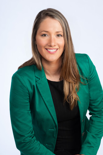 Liz Petzke - Broker/REALTOR of The Petzke Team at RE/MAX by the Lake - Thumbnail