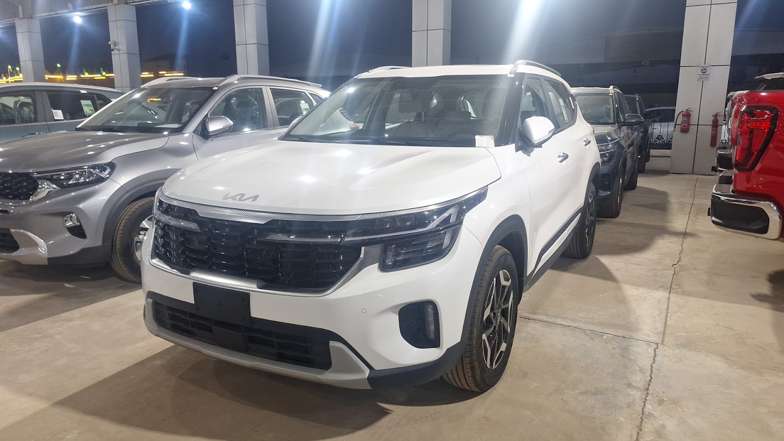 معرض علي الصادق للسيارات الدمام المعارض - صورة 3