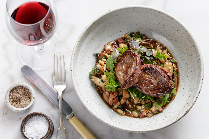 The Bunch Of Grapes by null