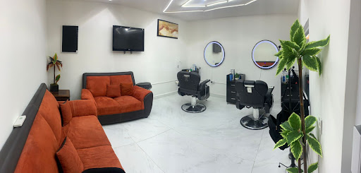 Arturo's Barber Salinas Victoria