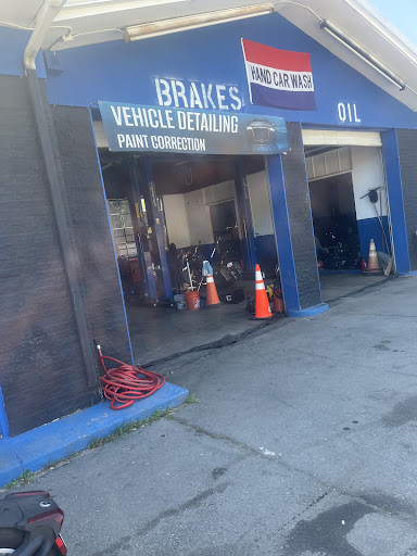 Acme Auto Repair & Detail Logo