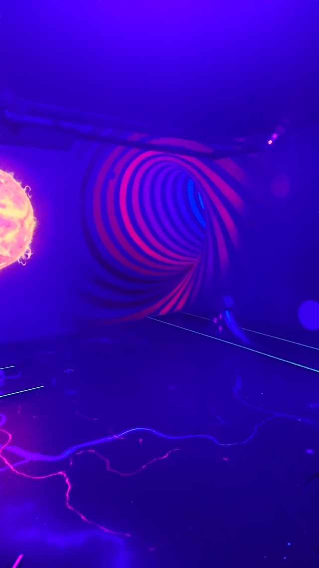 NEON Karlsruhe - 3D Schwarzlicht Minigolf
