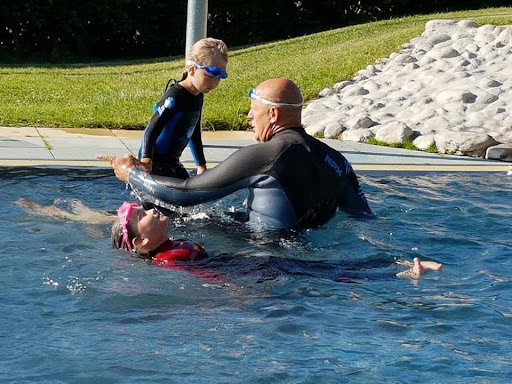 Schwimmschule Allgäu | Schwimmkurs im Freibad Kirchdorf an der Iller | powered by wassermenschen.org - Thumbnail