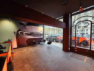 Photo n°7 de SIXT | Location voiture Lyon à Lyon (Agence de location de fourgonnettes)