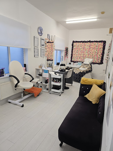 Kt's Beauty Kirkconnel