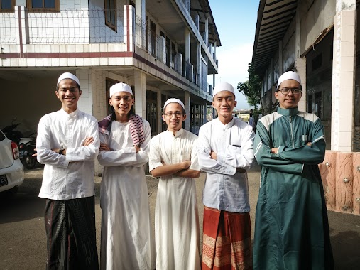 Pondok Pesantren Riyadluttafsir, Author: Muhamad Salman Farizky