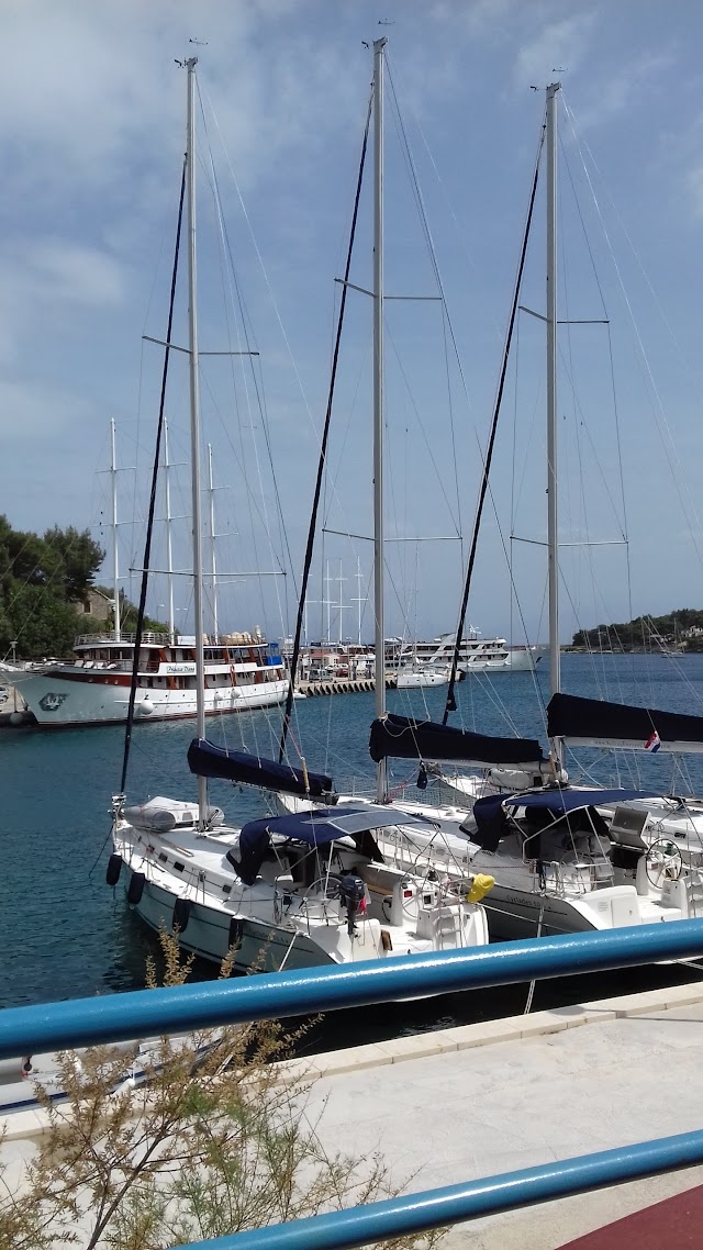 Rogač Port