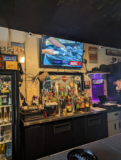 IKE's Saloon - Visual