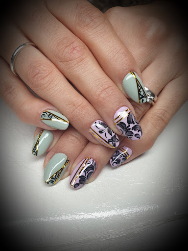 Gold Finger di Giovanna Zampieri - Thumbnail