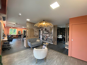 Photo n°1 de ELODYA à Doué-en-Anjou (Salon de coiffure)