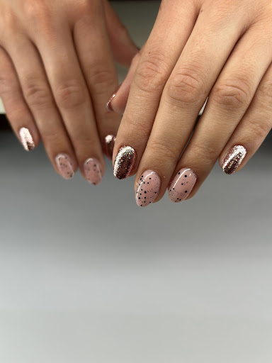 Les Mains d’Anaïs - Thumbnail