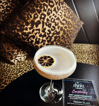 Little Drinks Lounge by null