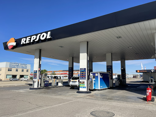 Estación de Servicio Repsol. Polígono La Paz - Hostales Teruel