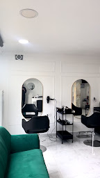 Photo n°7 de Salon de coiffure & beauté - Maison Montesson à Bezons (Salon de manucure)