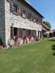 Photo n°32 de A l'Orée du Parc : Chambres Table d'hôtes, piscine, espace bien-être spa, Fitness, cinéma, jeux | Auvergne Puy-de-Dôme à Saint-Priest-des-Champs (Gîte)