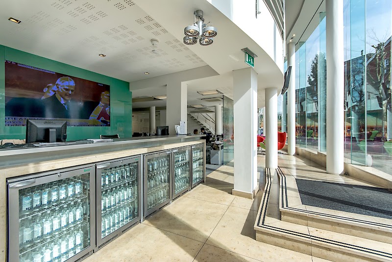 Foxtons Willesden Green Estate Agents photo 3