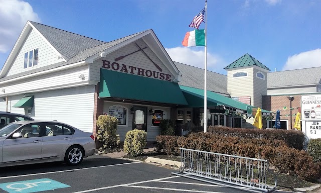 Boathouse Bar & Grill