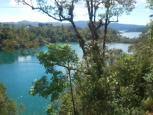 Lago Pat-yanú Logo