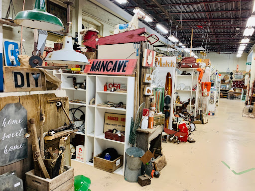 Waterford Antique Market Gallery - Canada