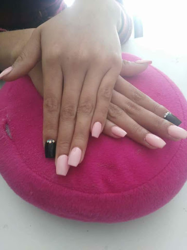 Caprichos salón beauty insidey - Thumbnail