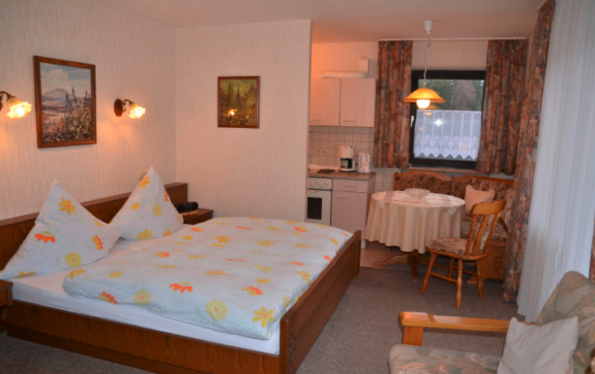 Pension Tannenreuth - Hildegard Hilpert