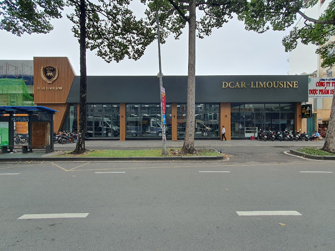 Showroom DCar Limousine, 112 Trần Hưng Đạo, Quận 1, TPHCM