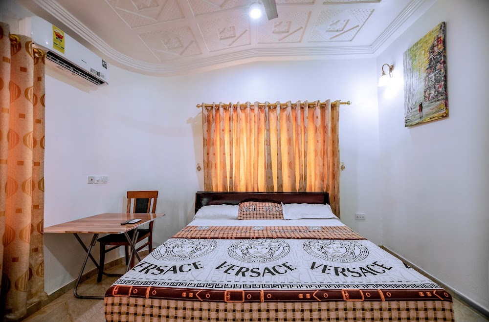 Crislord Palace Hotel photo 2