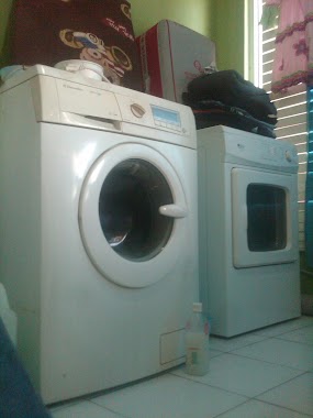 Nadia Laundry, Author: Nadia Salsabila