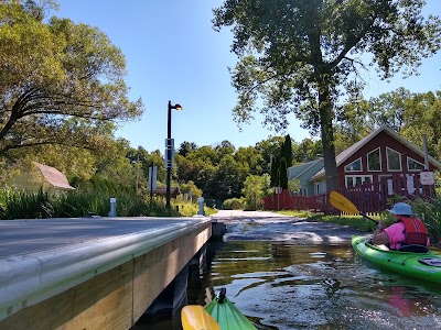 Henschke Hillside Lake Access