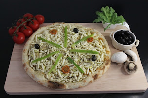 Photo n°16 de Pizza'typik Distributeur automatique 24/7 à Champniers (Pizzas à emporter)