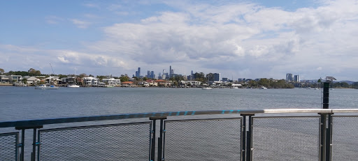 Kingsford Smith Dr at Bretts Wharf, stop 19 - Thumbnail