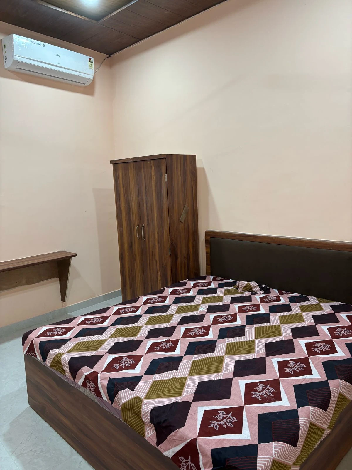 NEW SAMRAT HOTEL & LODGE