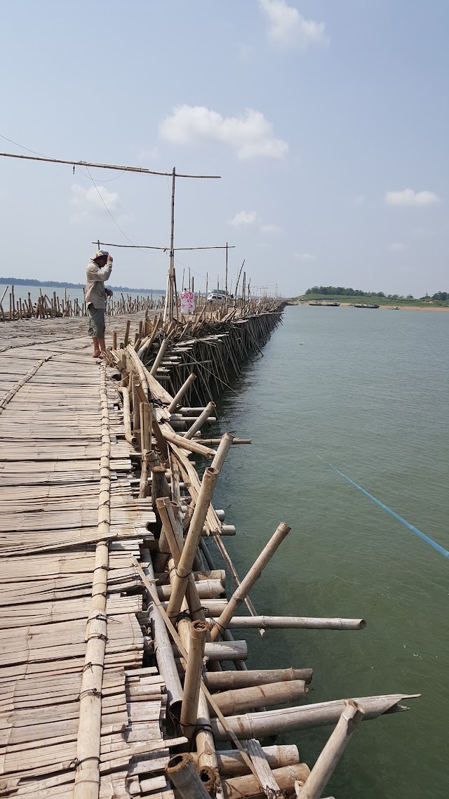 Mekong Bamboo Hut