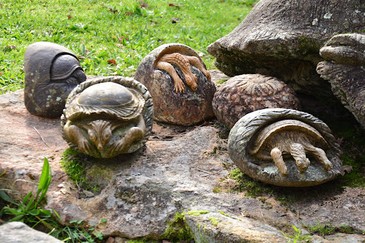 Tortugas esculpidas en granito - Spain