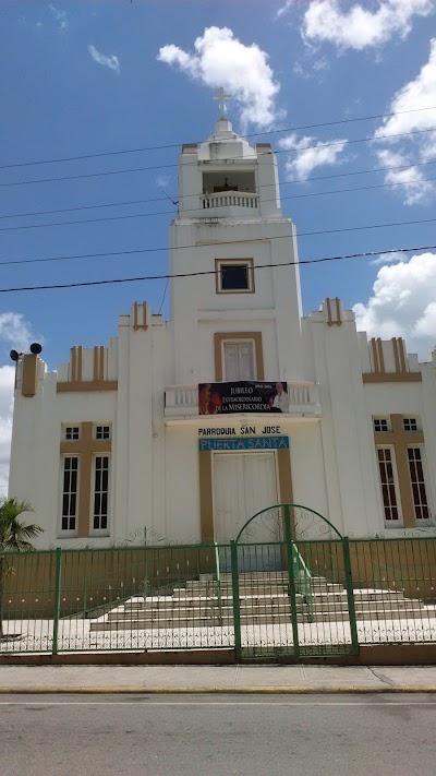 Photos of Iglesia Nuestra Se&ntilde;ora De La Altagracia