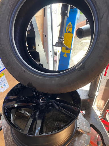 JMR mobile tyre fitting - Thumbnail