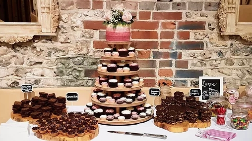 La Petite Bouche Bakery - Cakes & Sweets - photo 1