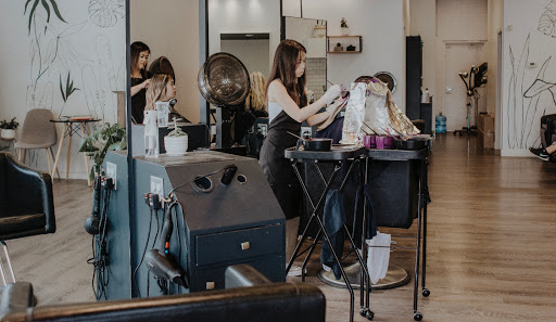 44th Street Salon - Thumbnail