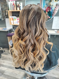 Photo n°21 de Style Créateur Coiffure à Bort-les-Orgues (Salon de coiffure)