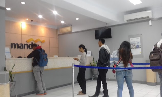 Bank Mandiri Ambon - Universitas Pattimura, Author: Cral Rendy Usmany-Tanahitumessing