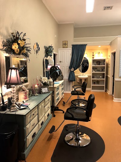 Salon Halo+ Boutique