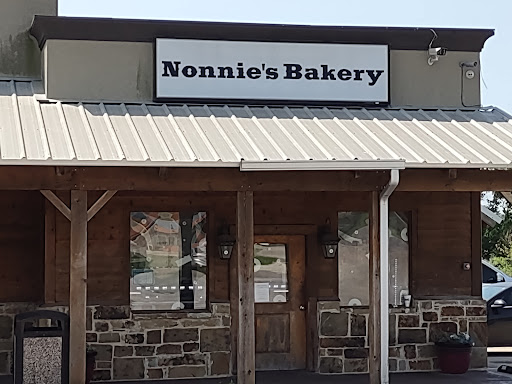 Nonnie's Bakery Logo